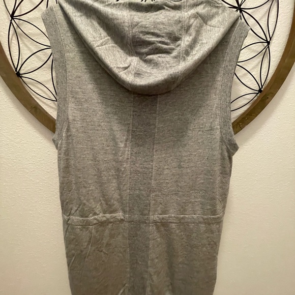 Athleta Hooded Zip Up Sleeveless Jacket - Picture 2 of 6